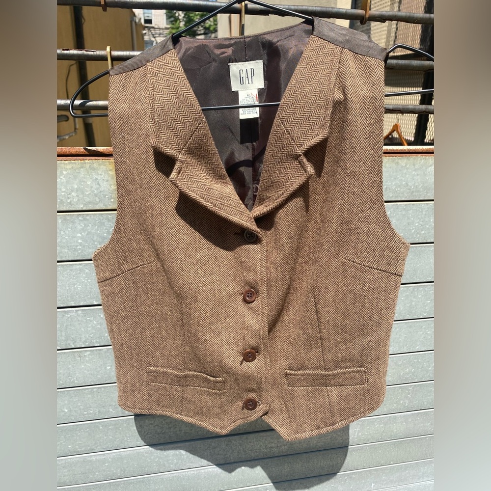 Gap vest size Medium